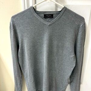 Zara Men’s Gray V-Neck Muscle Fit Sweater (Size Small)
